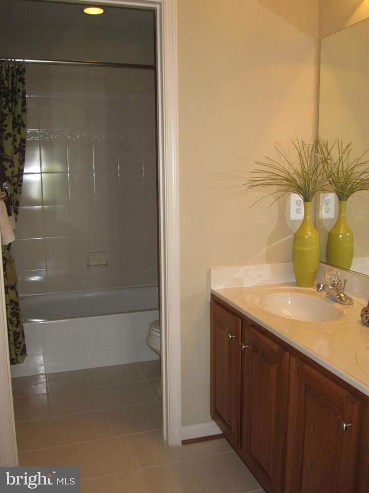 14708 Bell Tower Road Woodbridge, VA 22193 - Photo 18 of 30 Bath