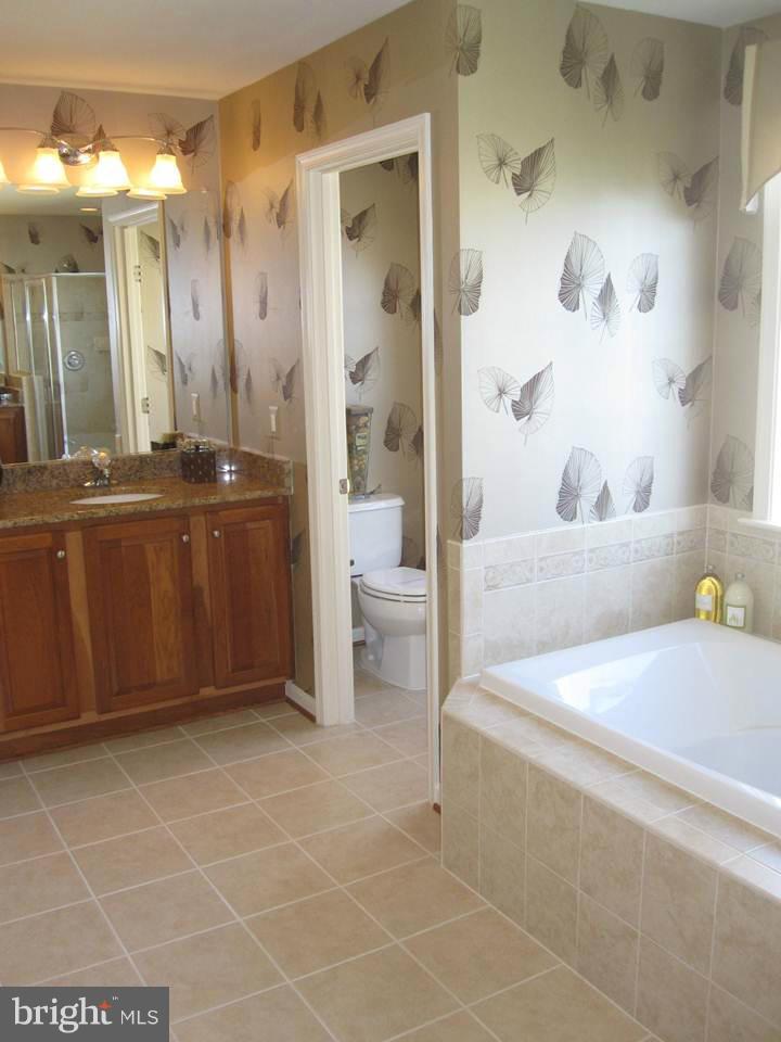 14708 Bell Tower Road Woodbridge, VA 22193 - Photo 26 of 30 Bath