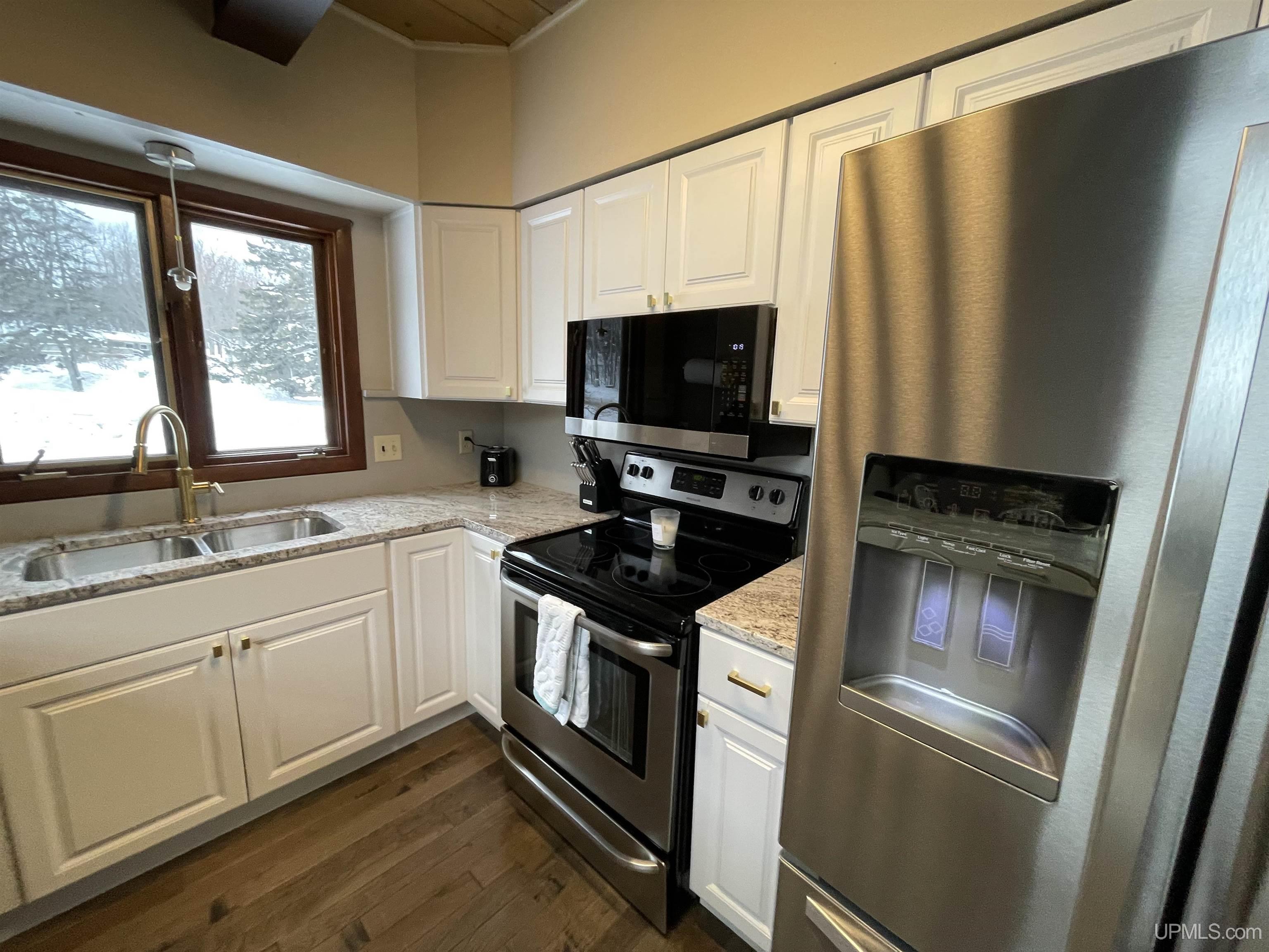 804 Lasalle Road Marquette, MI 49855 - Photo 15 of 61