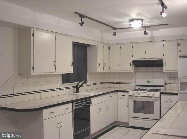 405 Hillside Road New Cumberland, PA 17070 - Photo 2 of 3 Gallery Image 2