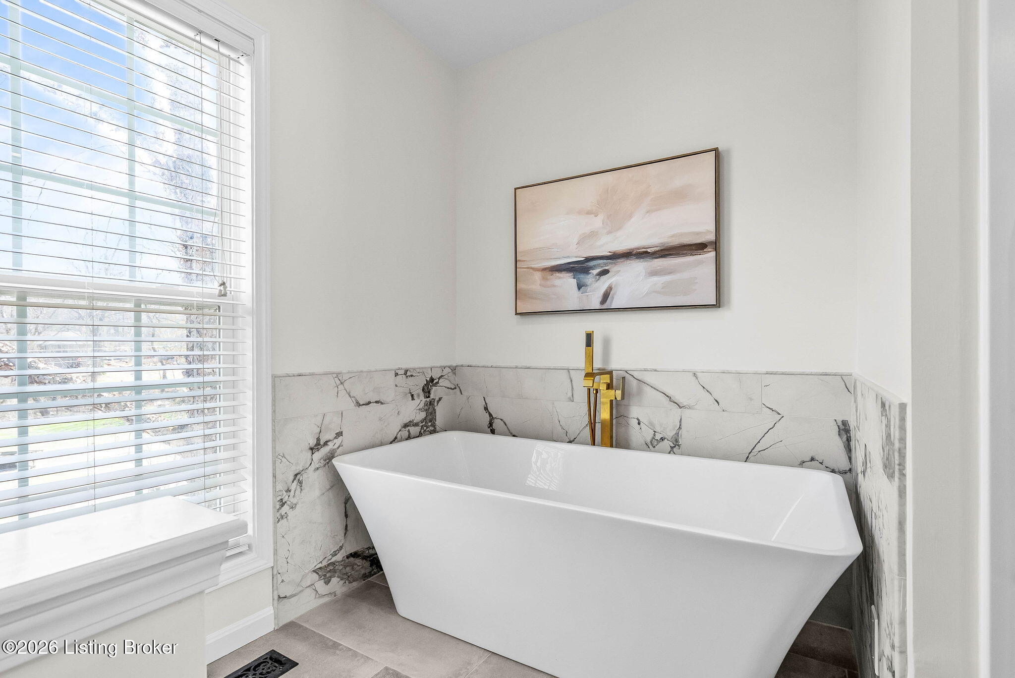 1726 Riverside Drive Prospect, KY 40059 - Photo 28 of 63 Soaking Tub