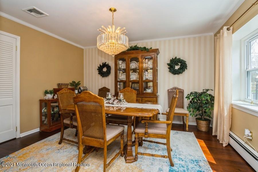 205 Stillhouse Road Millstone Township, NJ 08510 - Photo 12 of 39 12_205StillhouseRoad_369001_DiningRoom_L