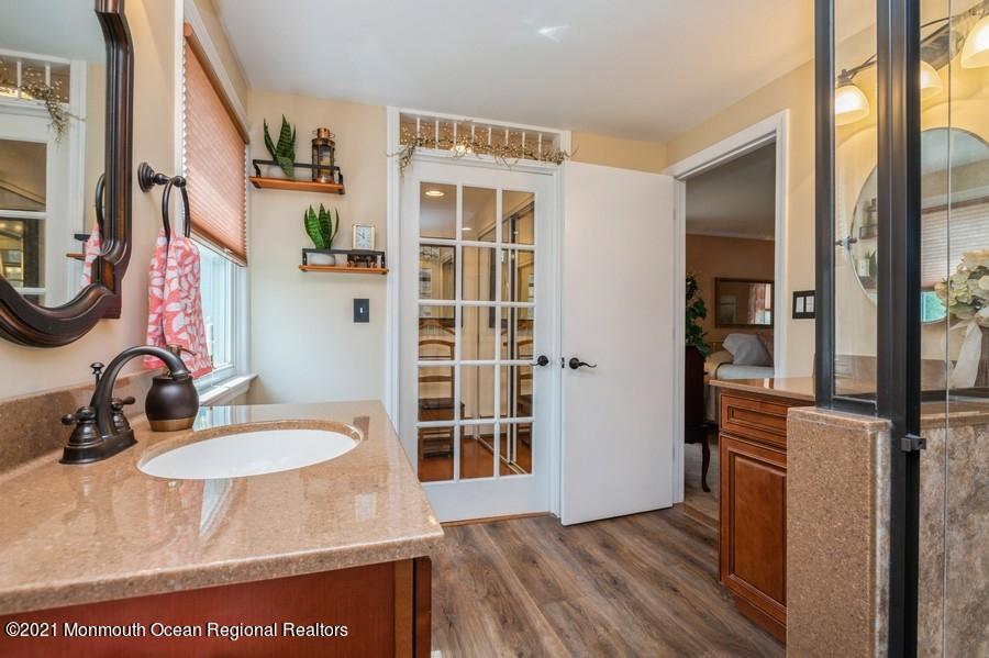 205 Stillhouse Road Millstone Township, NJ 08510 - Photo 22 of 39 22_205StillhouseRoad_13001_PrimaryBathro