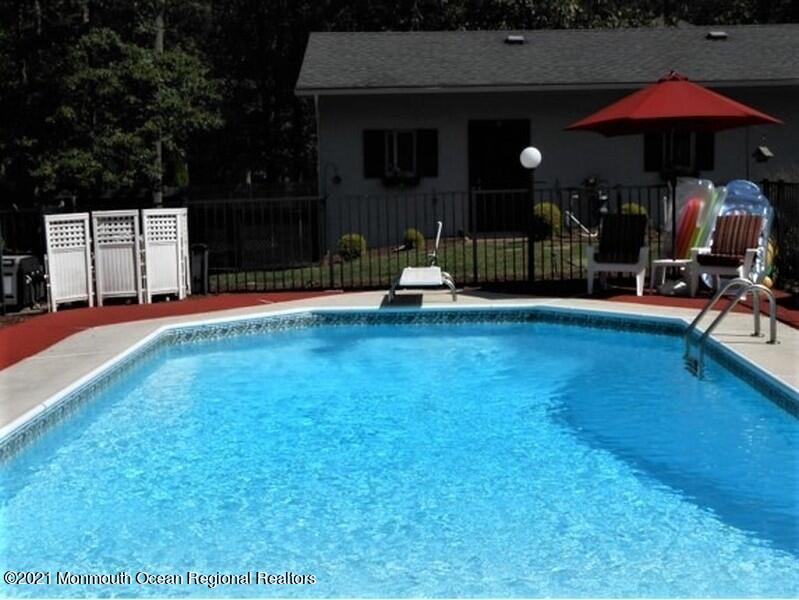 205 Stillhouse Road Millstone Township, NJ 08510 - Photo 33 of 39 33_205StillhouseRoad_900003_LowRes