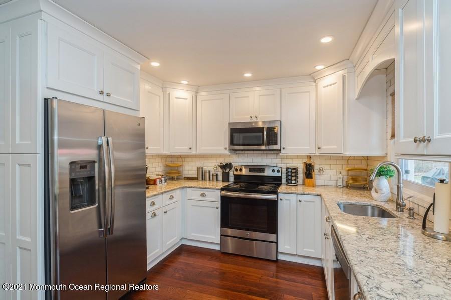 205 Stillhouse Road Millstone Township, NJ 08510 - Photo 6 of 39 06_205StillhouseRoad_5_Kitchen_LowRes