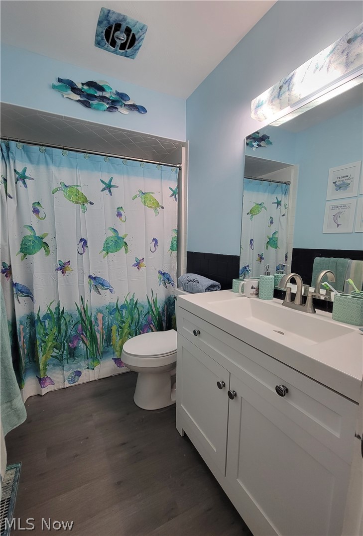 103 Robson Road Marietta, OH 45750 - Photo 16 of 21 Master bathroom