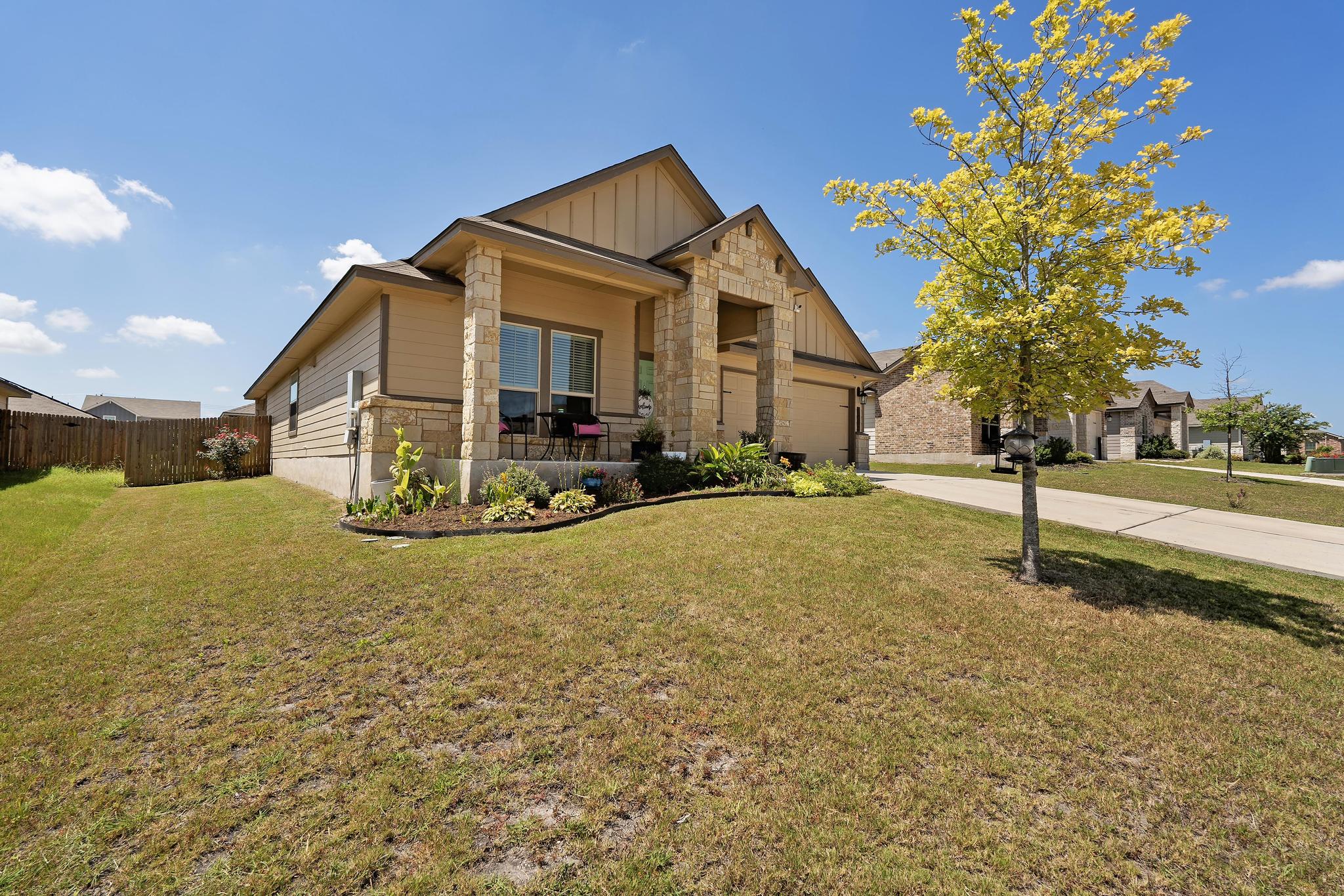 112 Pivot Drive Taylor, TX 76574 - Photo 2 of 24
