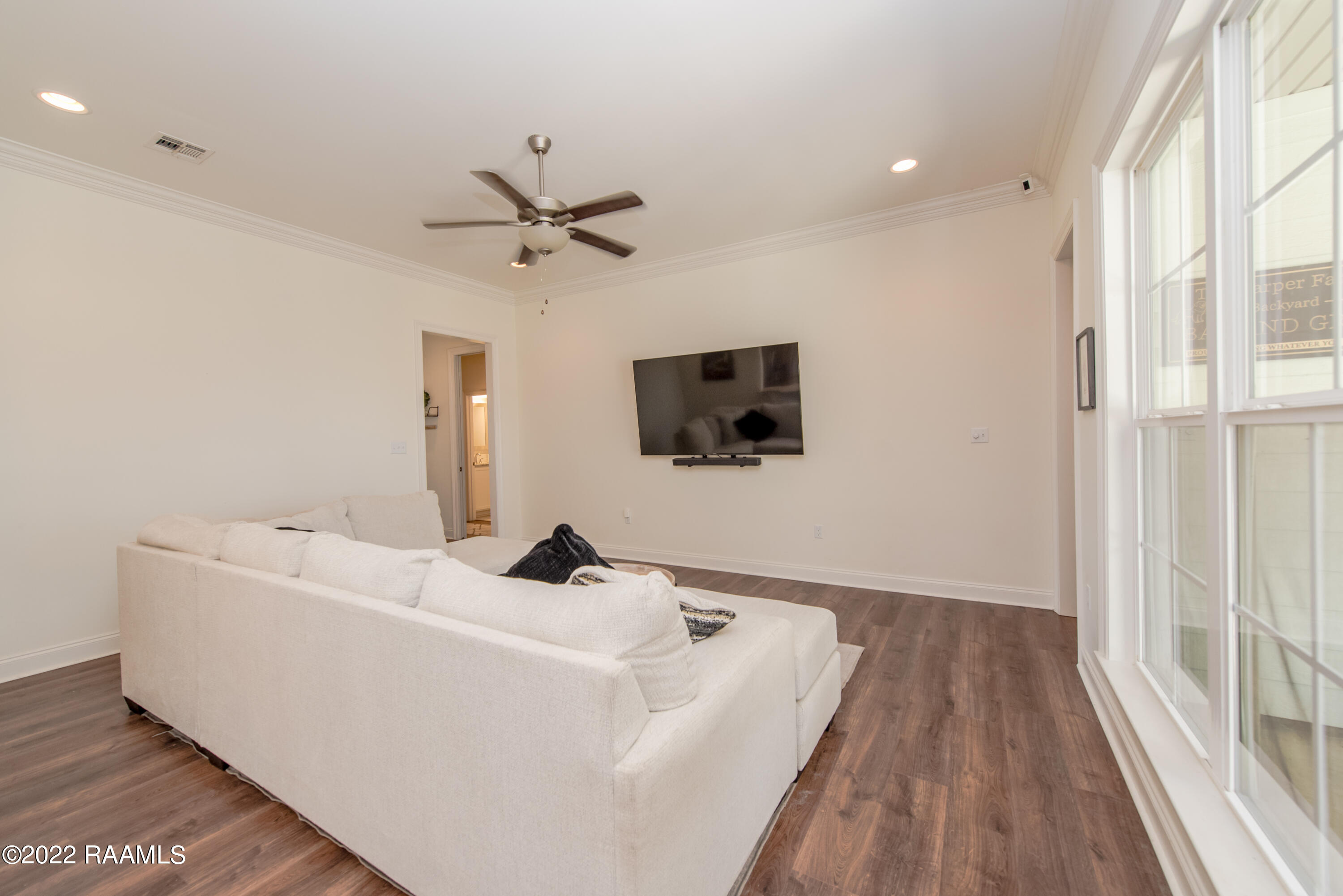 142 Rue Village Maurice, LA 70555 - Photo 14 of 37 Living Room