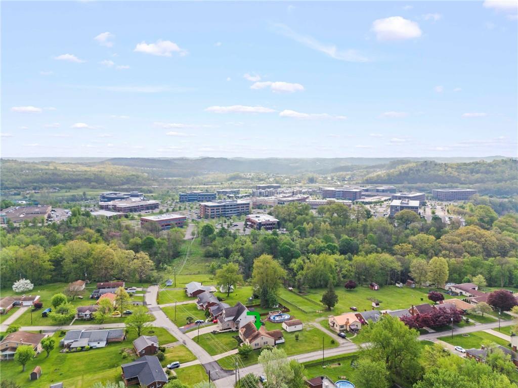 802 Gladden Road Canonsburg, PA 15317 - Photo 4 of 30 Southpointe is only minutes away!