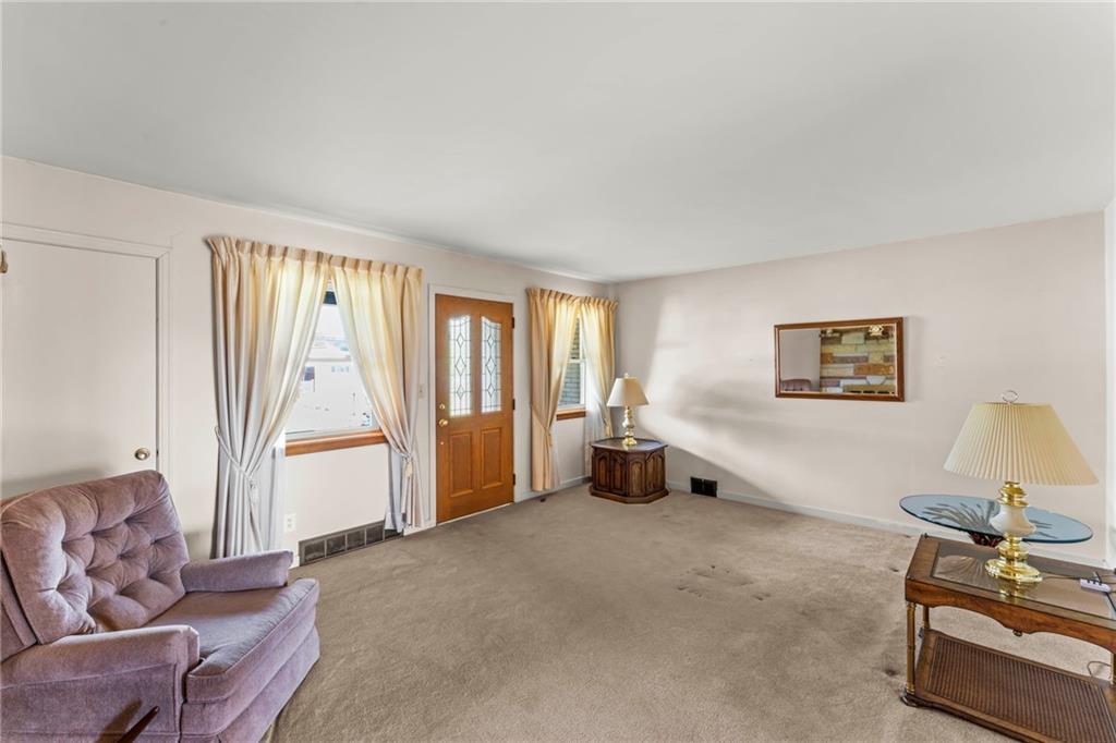 802 Gladden Road Canonsburg, PA 15317 - Photo 6 of 30 Neutral tones throughout the home are ready for your personal touch.