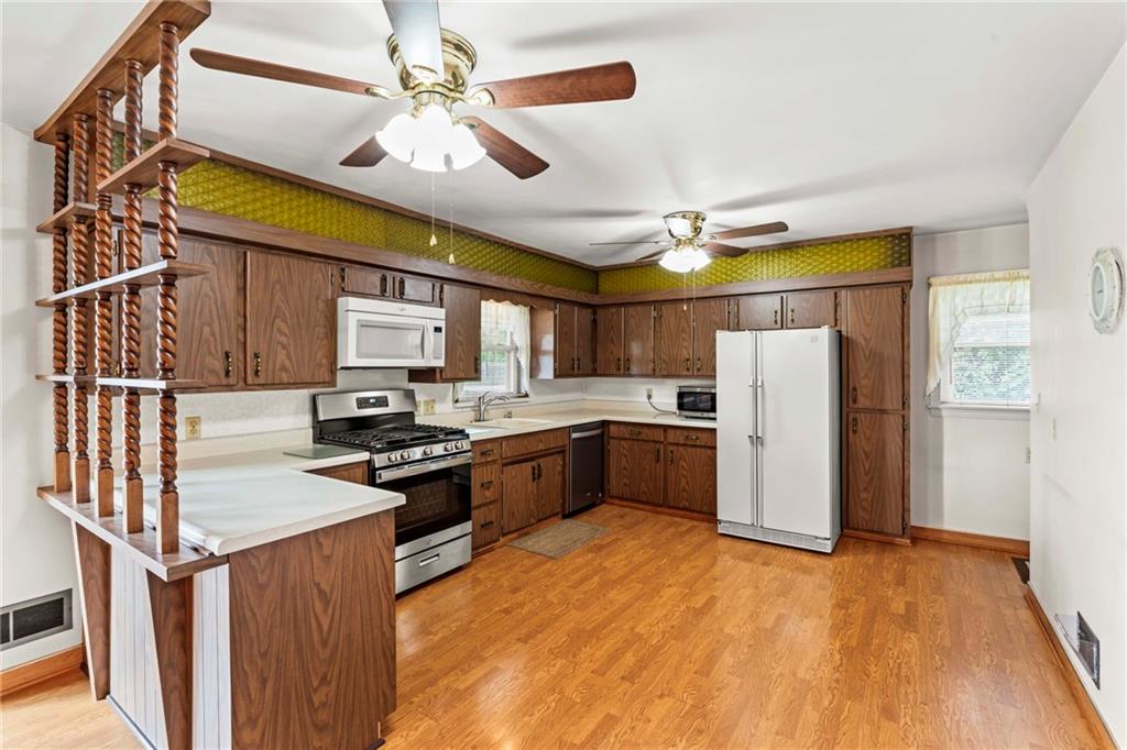 802 Gladden Road Canonsburg, PA 15317 - Photo 10 of 30 PLENTY of storage and counter space in this kitchen ideal for cookie making or pumpkin carving!