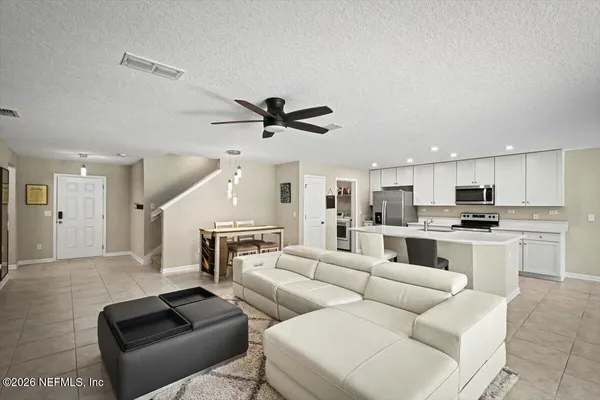 $2,750 | 4948 Big Pine Drive, Jacksonville, FL 32218