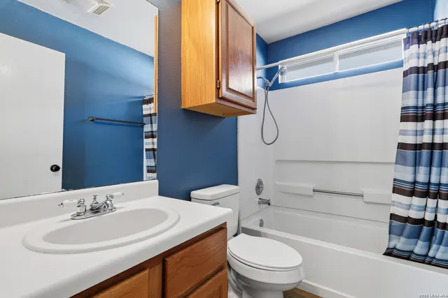 $1,800 | 15119 Cog Hill, Selma, TX 78154