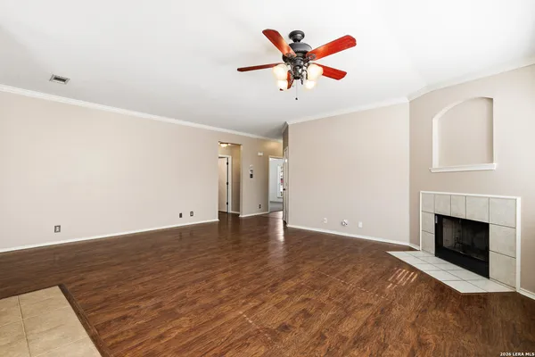 $1,600 | 15119 Cog Hill, Selma, TX 78154