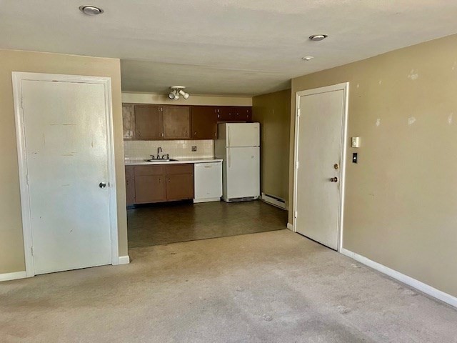 96 Richardson Road, Unit B21 Chelmsford, MA 01863 - Photo 4 of 12 Gallery Image 4