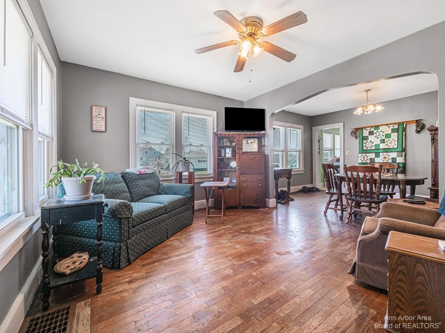 148 South Harvey Road Jackson, MI 49201 - Photo 6 of 20 Photo 6