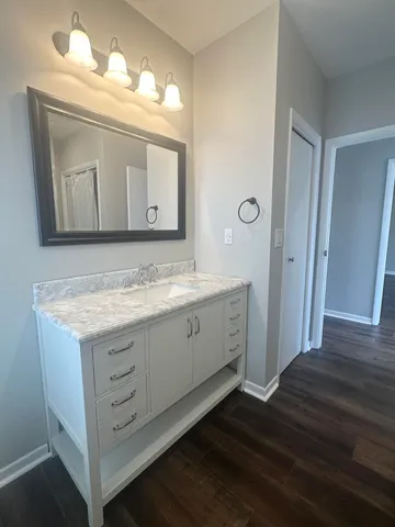 $2,300 | 720 Main Street, Unit 2, St. Joseph, MI 49085