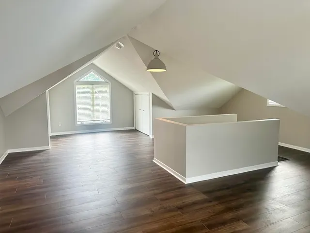 $2,300 | 720 Main Street, Unit 2, St. Joseph, MI 49085