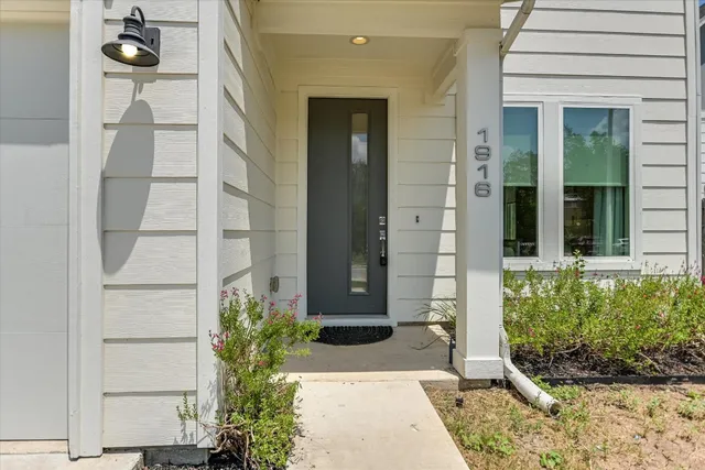 $530,000 | 1916 Bunche Road, Austin, TX 78721