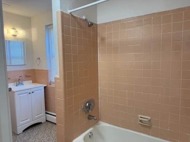 $2,000 | 300 Main Street, Unit 5, Woburn, MA 01801