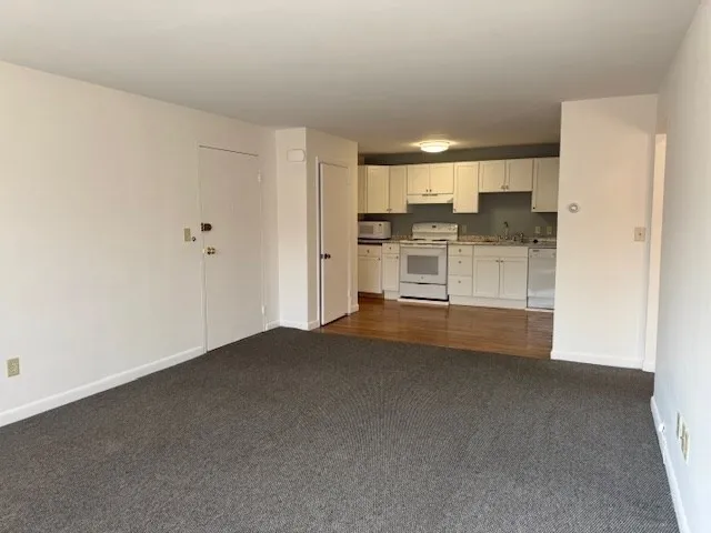 $2,000 | 300 Main Street, Unit 5, Woburn, MA 01801