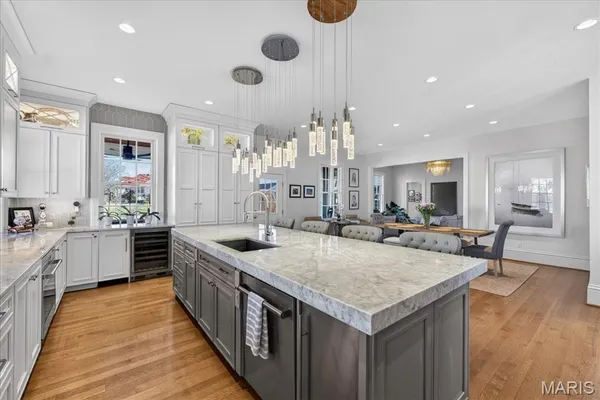 $3,995,000 | 306 East Jefferson Avenue, St. Louis, MO 63122