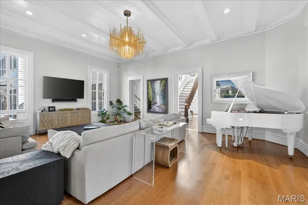 $3,995,000 | 306 East Jefferson Avenue, St. Louis, MO 63122