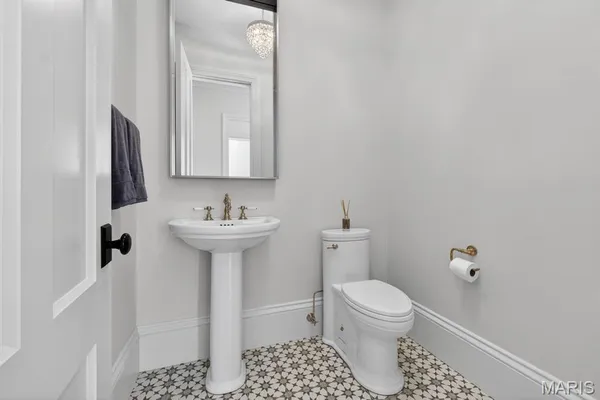 $3,995,000 | 306 East Jefferson Avenue, St. Louis, MO 63122