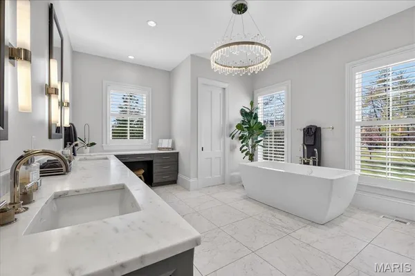 $3,995,000 | 306 East Jefferson Avenue, St. Louis, MO 63122