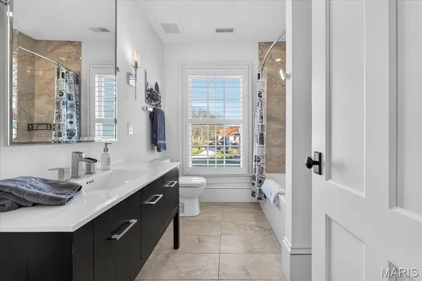 $3,995,000 | 306 East Jefferson Avenue, St. Louis, MO 63122