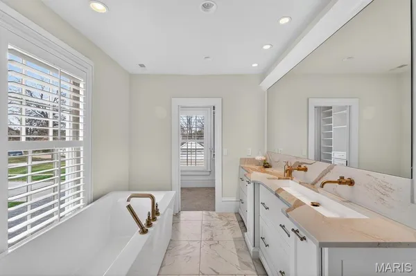 $3,995,000 | 306 East Jefferson Avenue, St. Louis, MO 63122