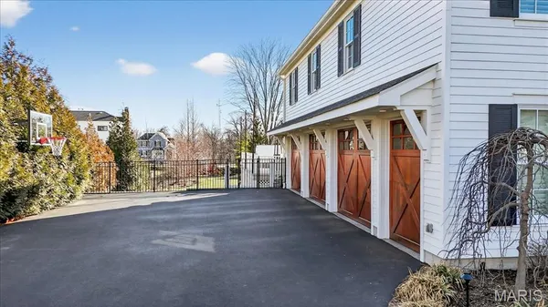 $3,995,000 | 306 East Jefferson Avenue, St. Louis, MO 63122