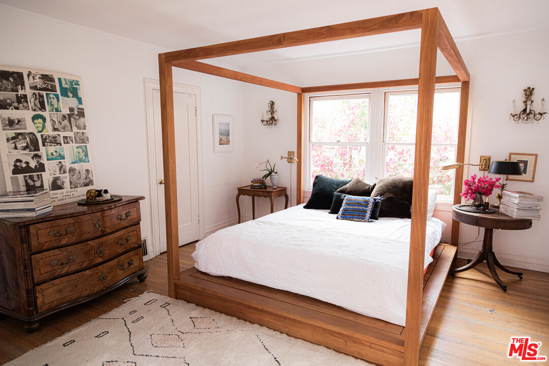 1515 Murray Circle Los Angeles, CA 90026 - Photo 33 of 40 a bed room with a bed and a window