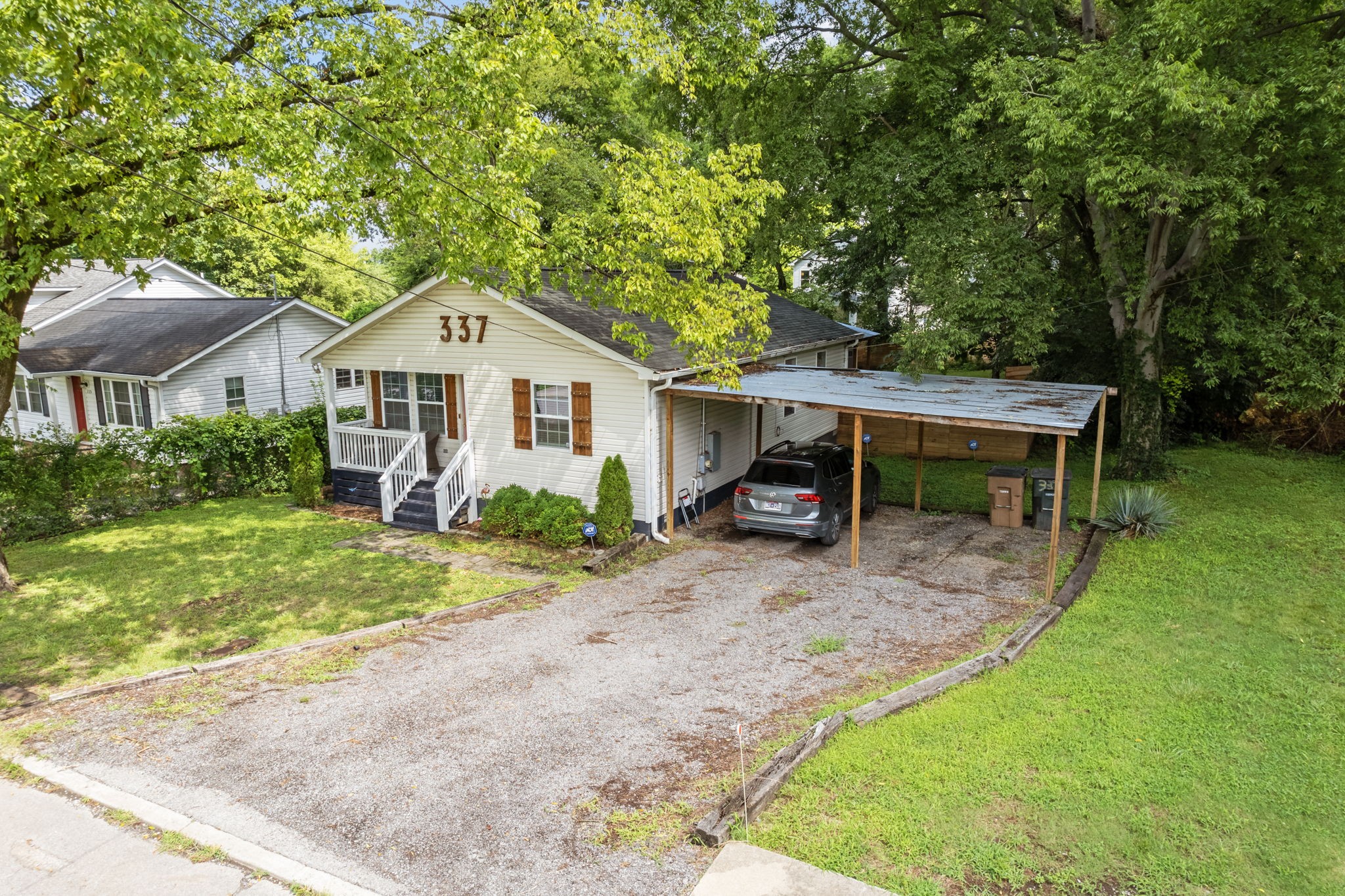 337 Duke Street Nashville, TN 37207 - Photo 28 of 28 a front view of a house with garden