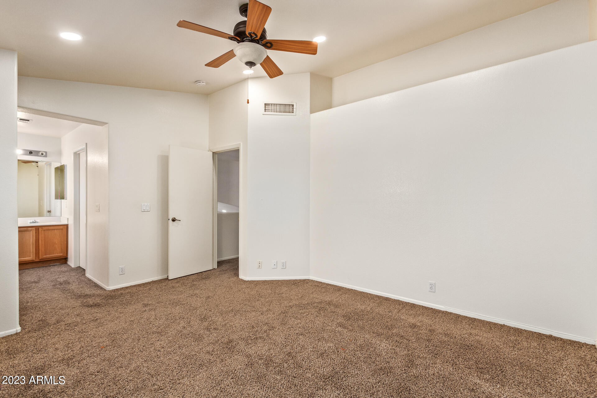 4137 West Charter Oak Road Phoenix, AZ 85029 - Photo 17 of 36 17 - Charter Oak