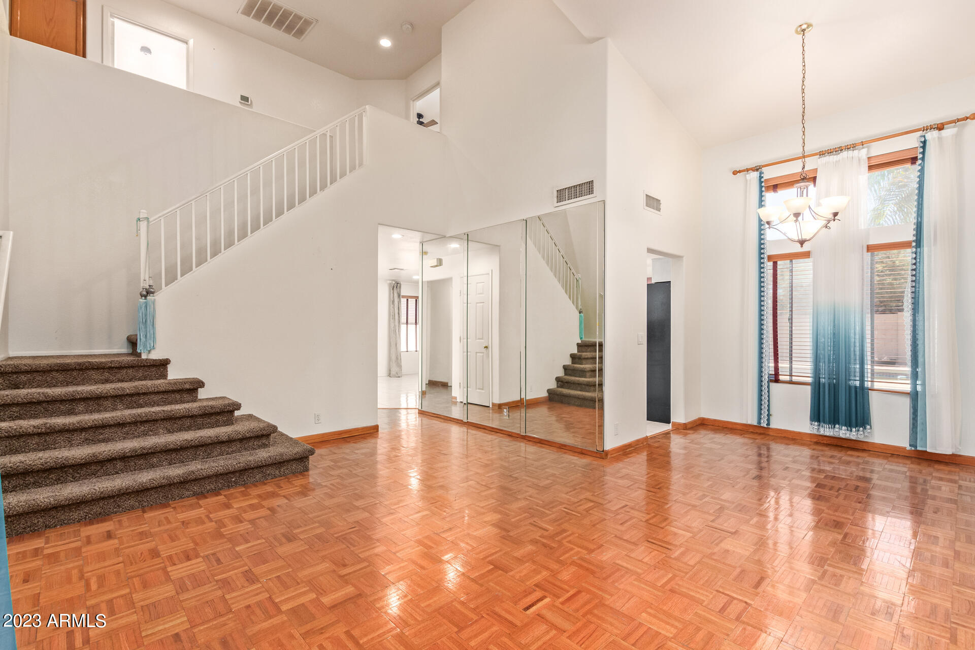 4137 West Charter Oak Road Phoenix, AZ 85029 - Photo 5 of 36 06 - Charter Oak