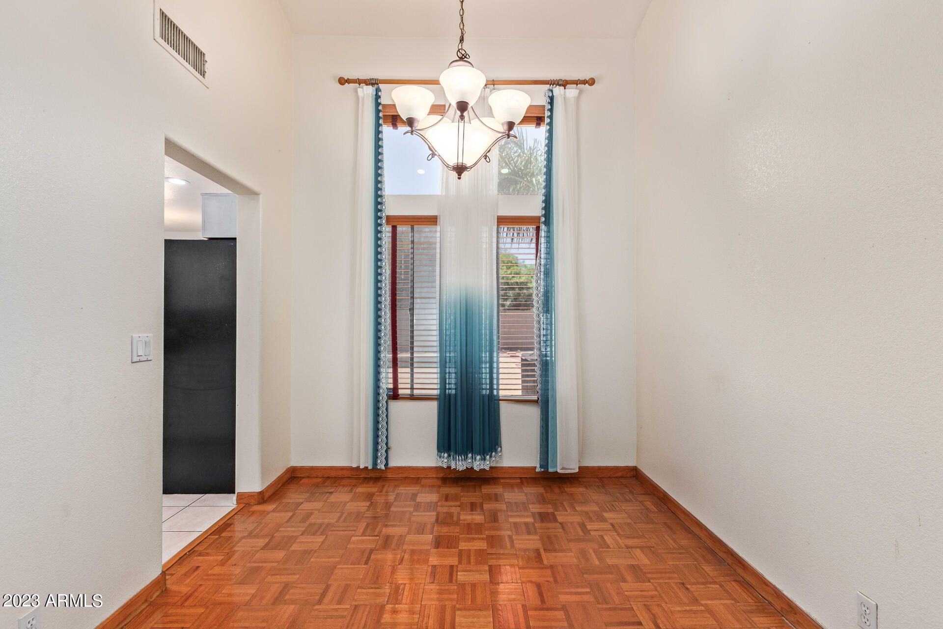 4137 West Charter Oak Road Phoenix, AZ 85029 - Photo 7 of 36 07 - Charter Oak