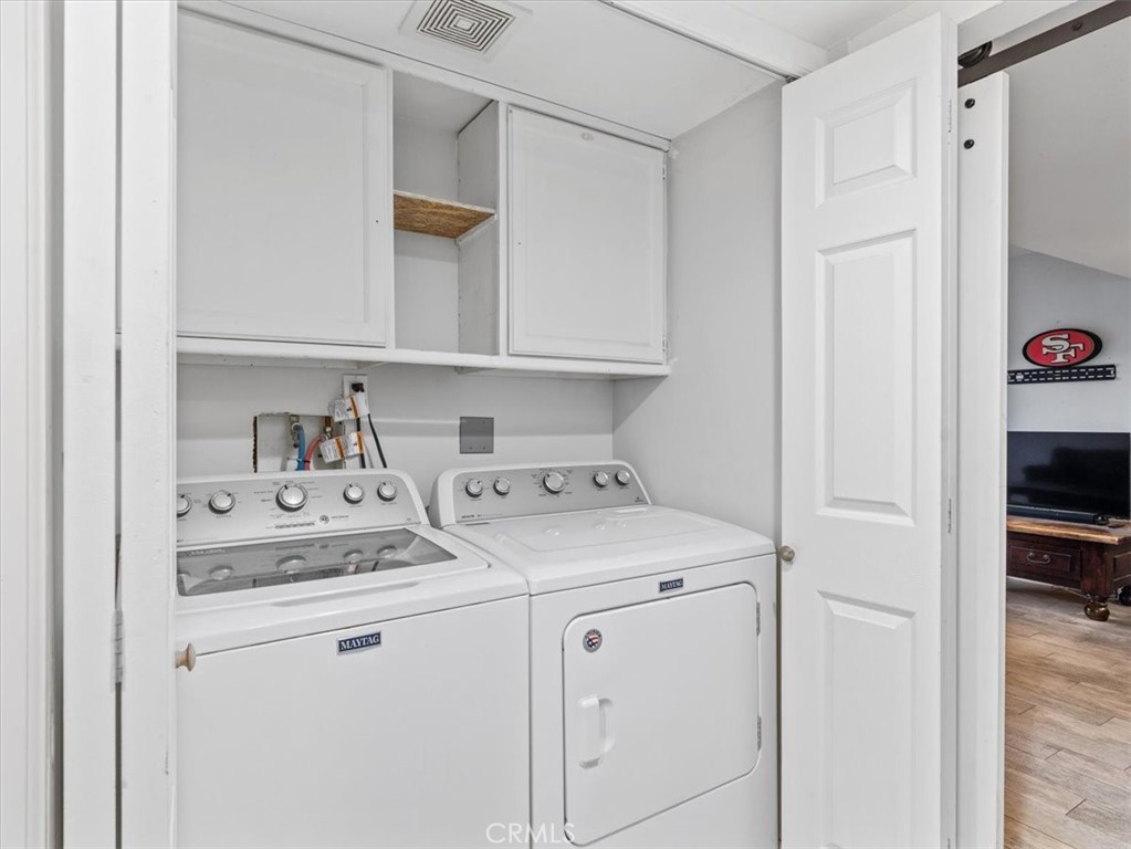 2403 Country Santa Maria, CA 93455 - Photo 17 of 29 a utility room with dryer and washer
