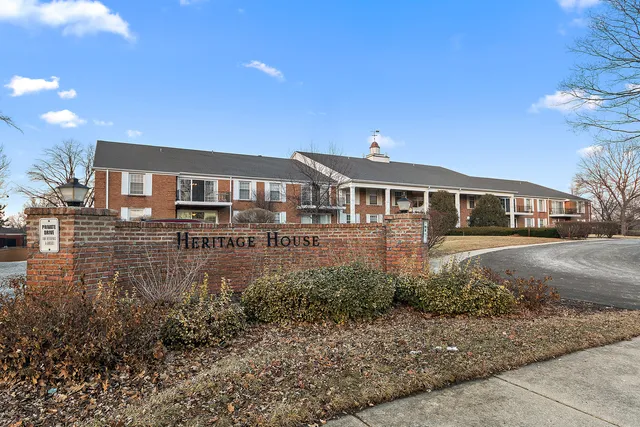 $194,500 | 3001 West Heritage Drive, Unit 106, Joliet, IL 60435