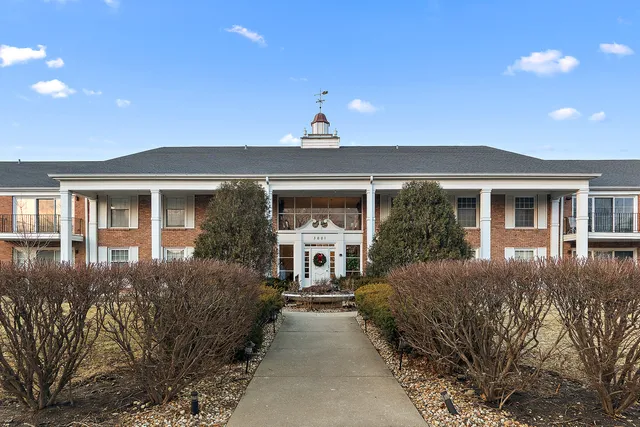 $194,500 | 3001 West Heritage Drive, Unit 106, Joliet, IL 60435