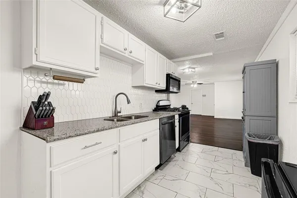 $1,800 | 2126 Hillshire Drive, Deer Park, TX 77536