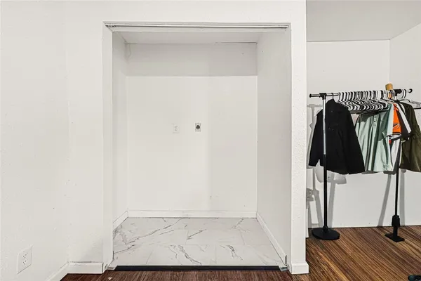 $1,800 | 2126 Hillshire Drive, Deer Park, TX 77536