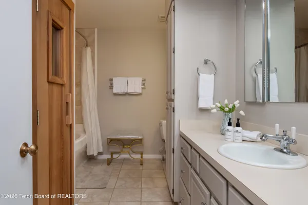 $1,795,000 | 330 Sagebrush Drive, Unit 125E, Jackson, WY 83001