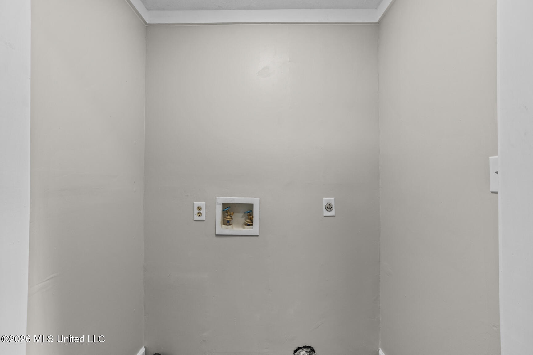 420 Risher Road Carthage, MS 39051 - Photo 19 of 37 Laundry closet