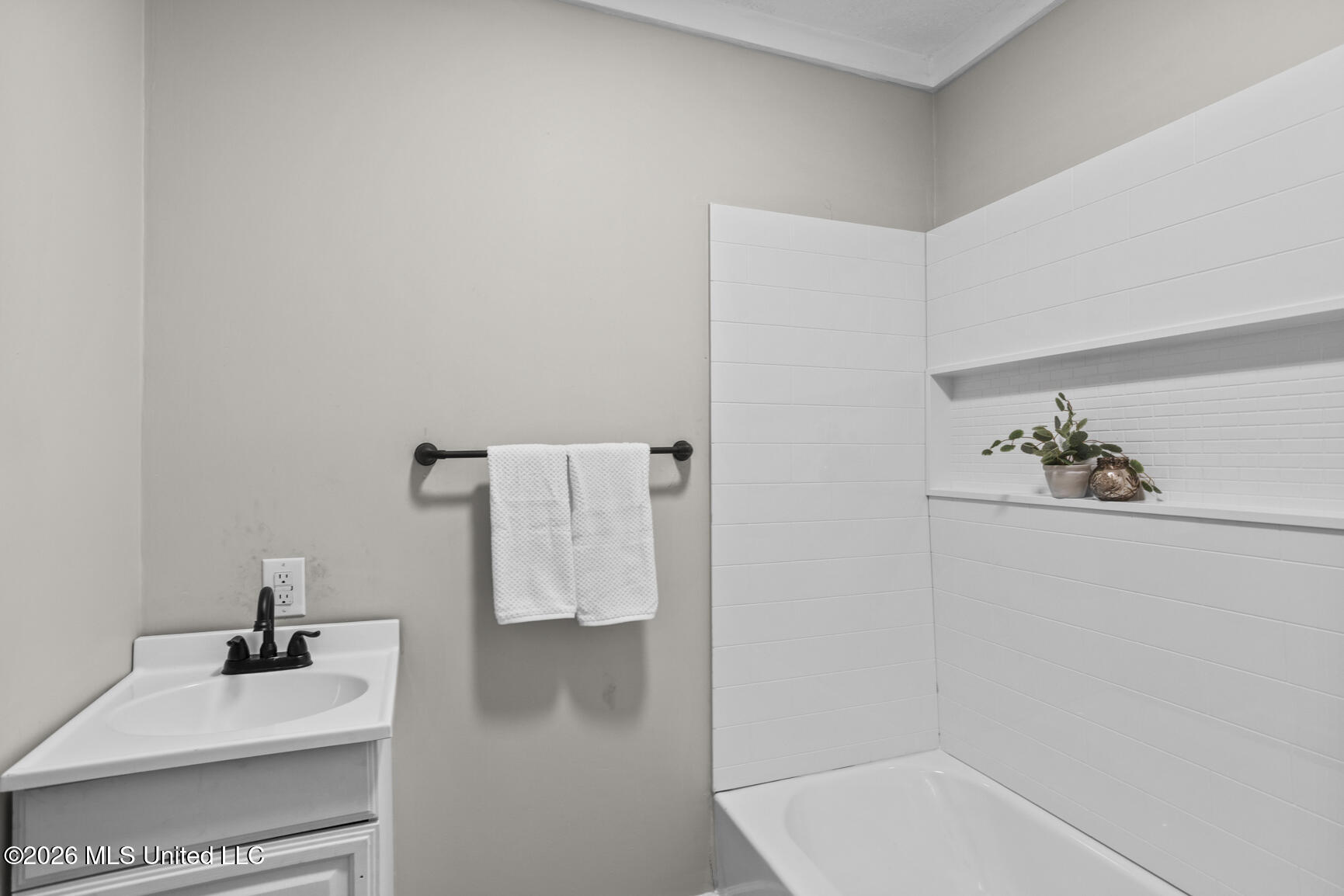 420 Risher Road Carthage, MS 39051 - Photo 25 of 37 guest bathroom