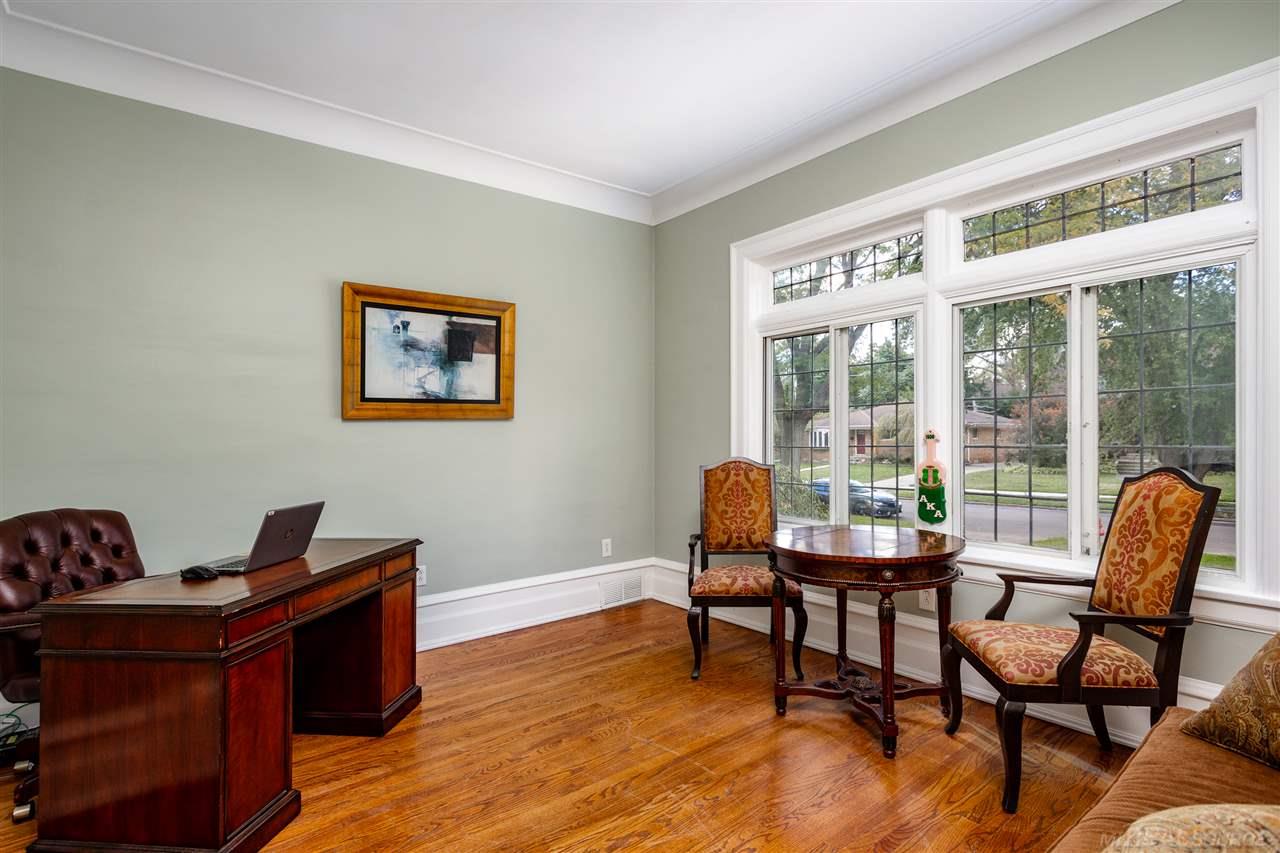 954 Barrington Road Grosse Pointe, MI 48230 - Photo 17 of 44 50026672-16.JPG