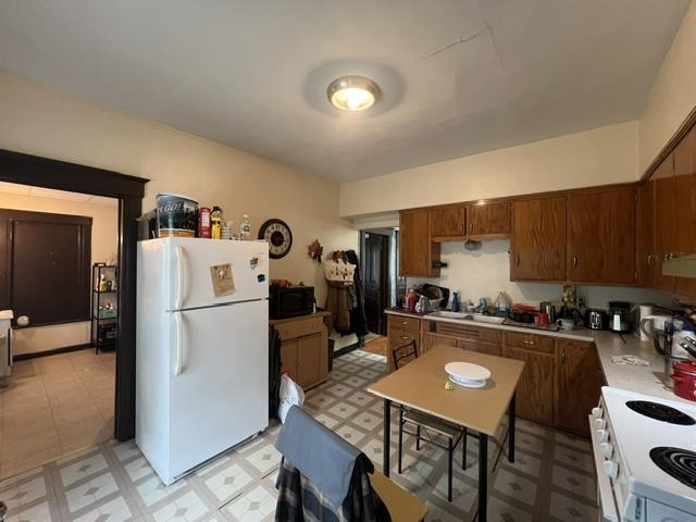 537 South Main Street Fall River, WI 53932 - Photo 31 of 36