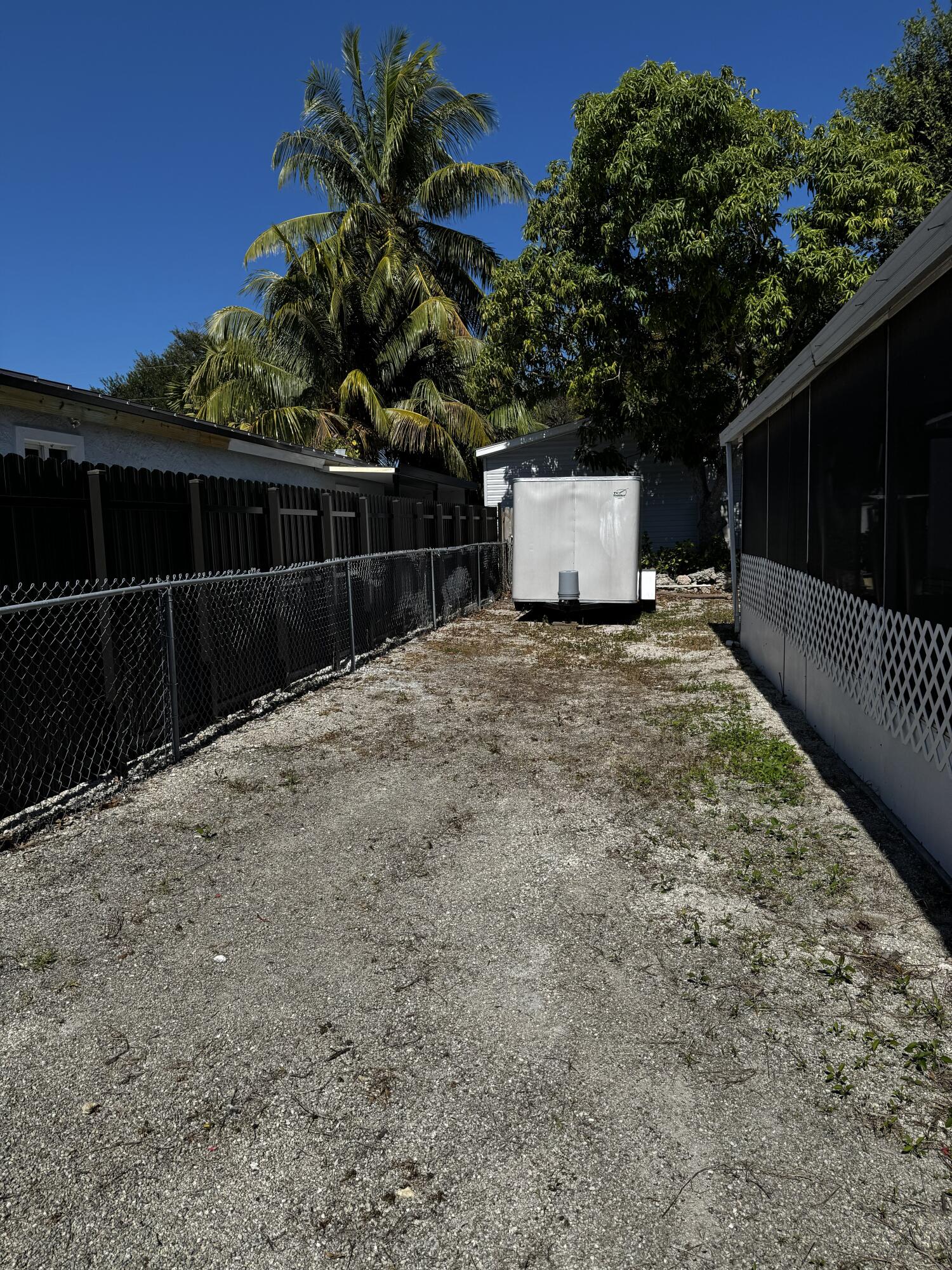 49 1st Court Key Largo, FL 33037 - Photo 28 of 36 Driveway 49