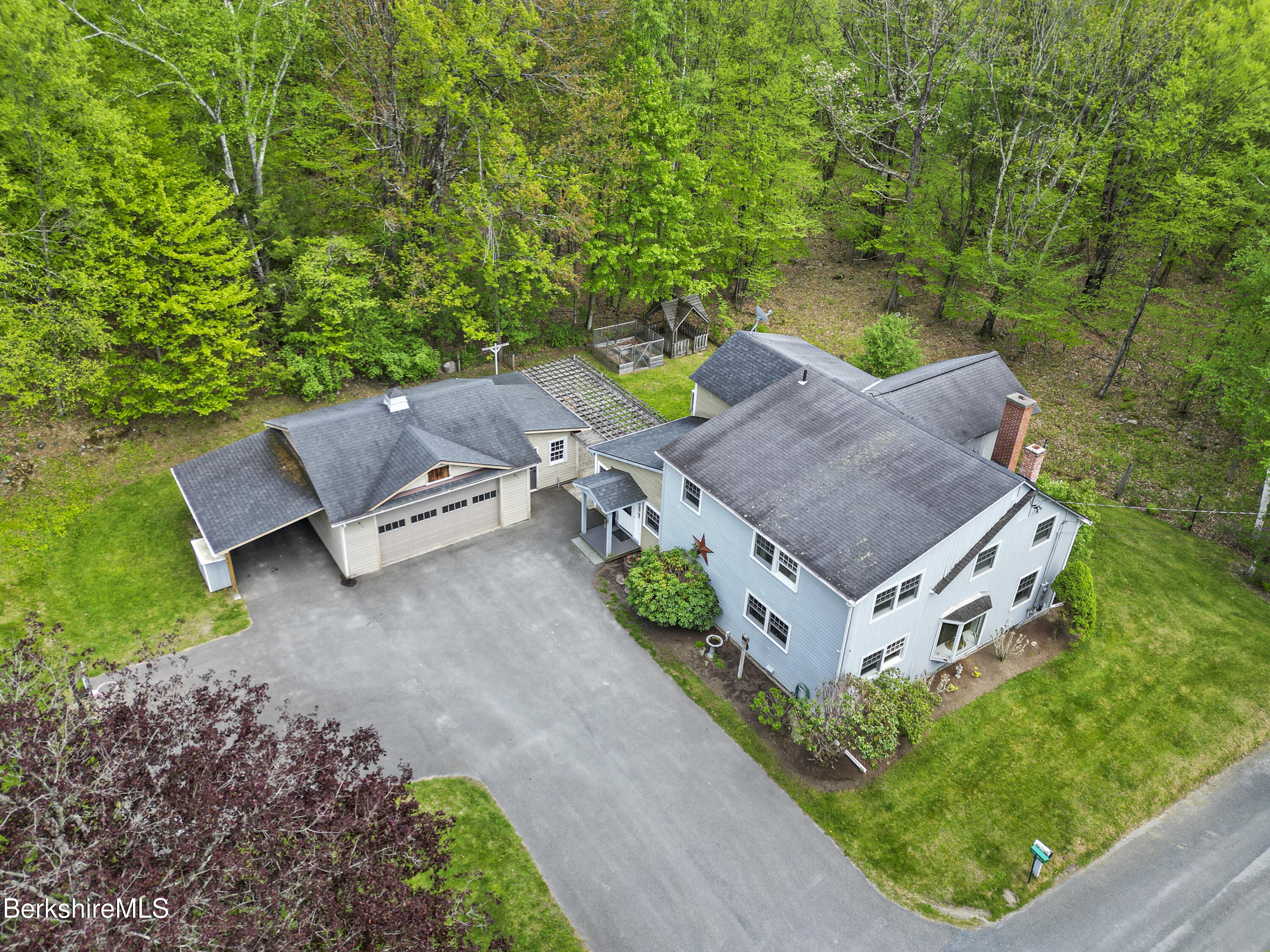 924 Henderson Road Williamstown, MA 01267 - Photo 42 of 51 Aerial View