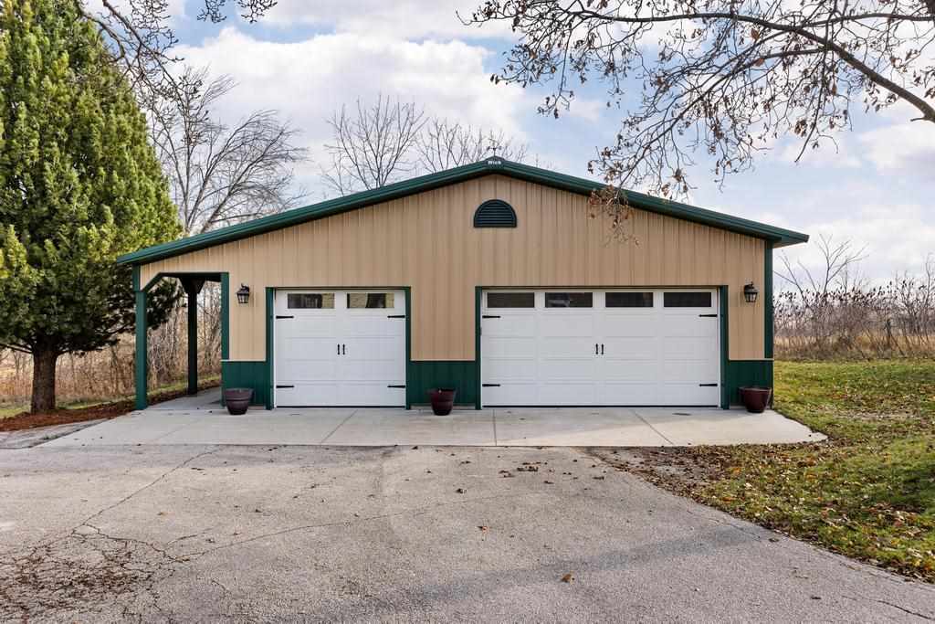 2284 Dillons Furrow Road Northeast Solon, IA 52333 - Photo 6 of 52 Gallery Image 6